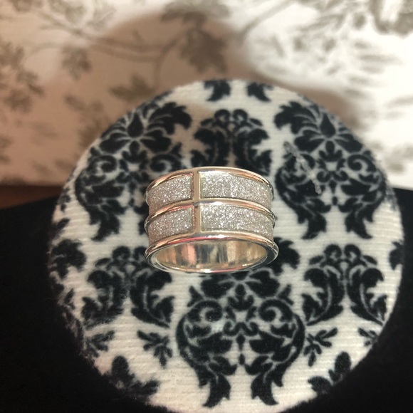 AVON Silver Ring - Picture 3 of 5